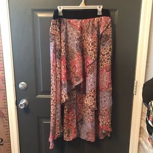 Hi low flowy skirt with undershorts